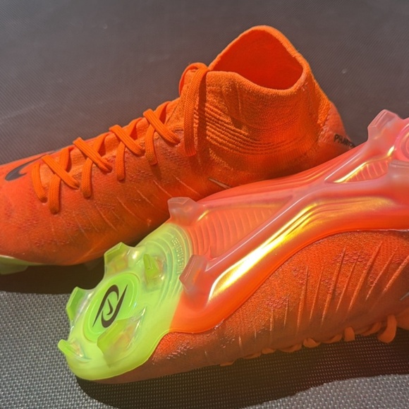 Nike Phantom Luna Elite NU FG 'Guava Ice' - Picture 1 of 4